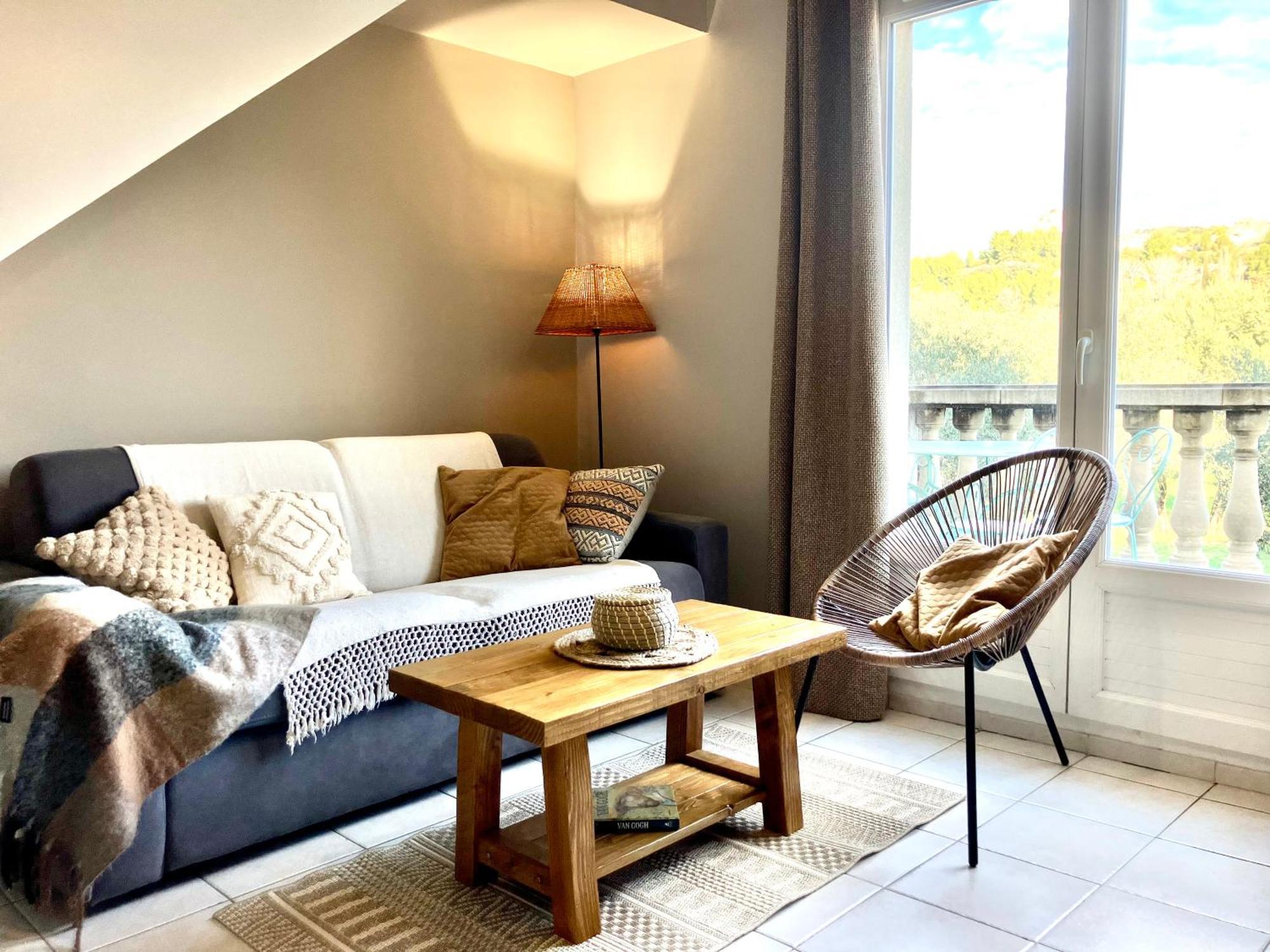 Vue Magnifique Sur Les Alpilles, Avec Piscine Apartment *